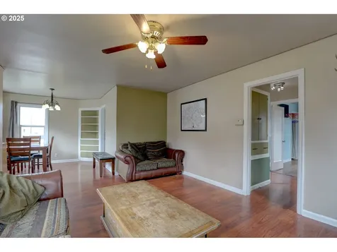 325 E 11th Street The Dalles OR 97058