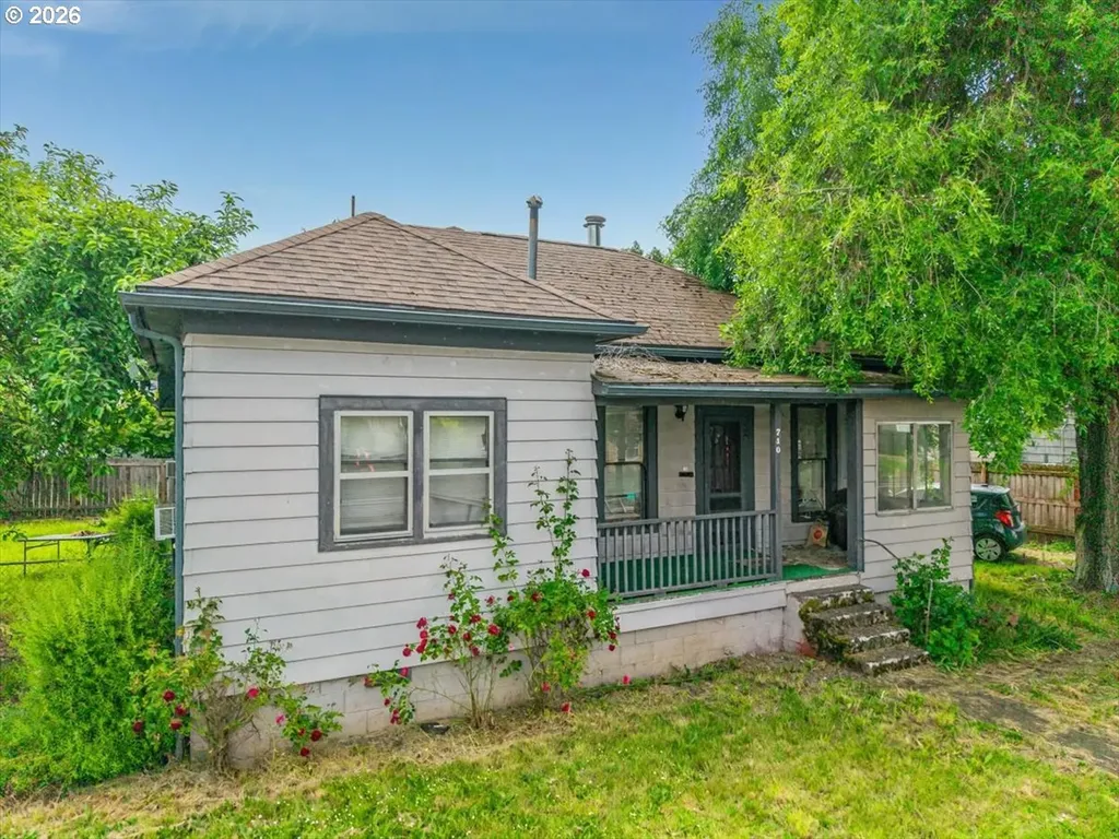 740 S 6th Street Cottage Grove OR 97424
