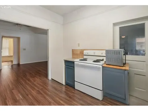 740 S 6th Street Cottage Grove OR 97424
