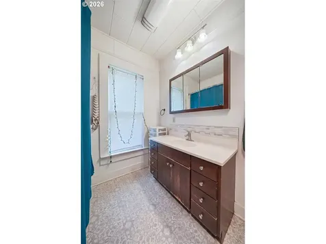 740 S 6th Street Cottage Grove OR 97424