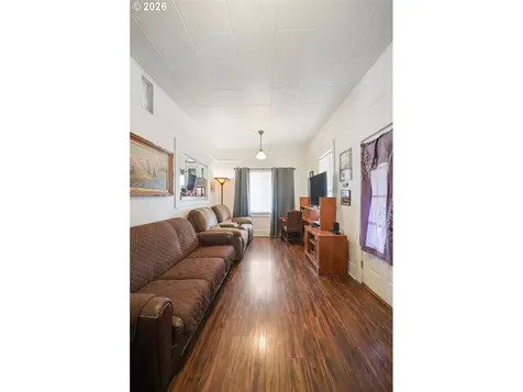 740 S 6th Street Cottage Grove OR 97424