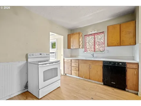 12020 NE San Rafael Street Portland OR 97220