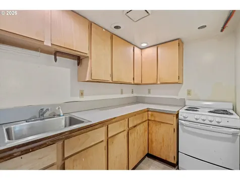 12020 NE San Rafael Street Portland OR 97220