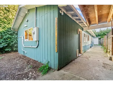 12020 NE San Rafael Street Portland OR 97220