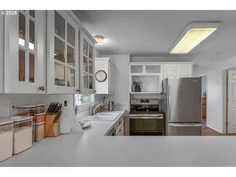 11144 NE Knott Street Portland OR 97220