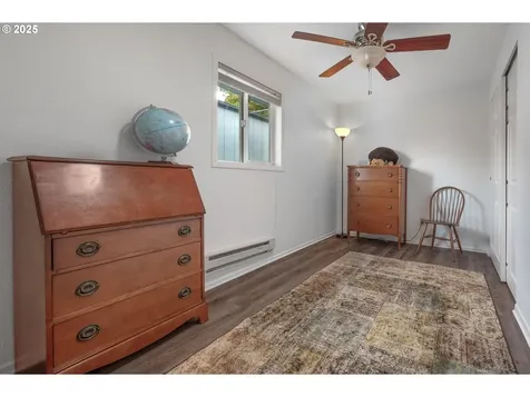 11144 NE Knott Street Portland OR 97220
