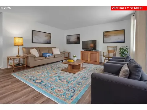 11144 NE Knott Street Portland OR 97220