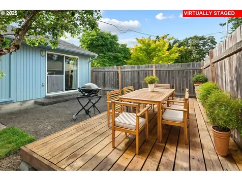 11144 NE Knott Street Portland OR 97220