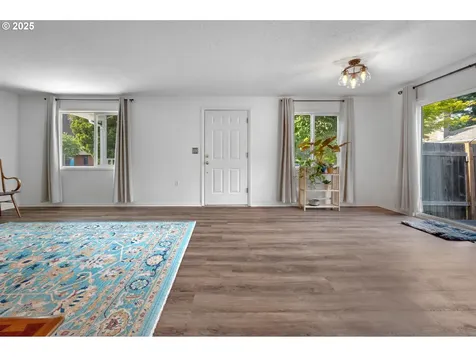 11144 NE Knott Street Portland OR 97220