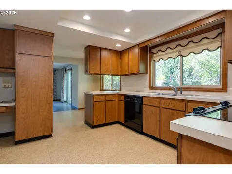 18140 Stonewood Drive Gladstone OR 97027