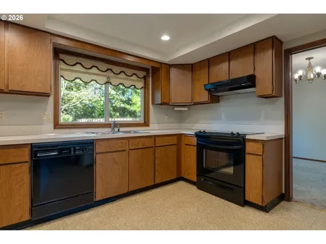 18140 Stonewood Drive Gladstone OR 97027