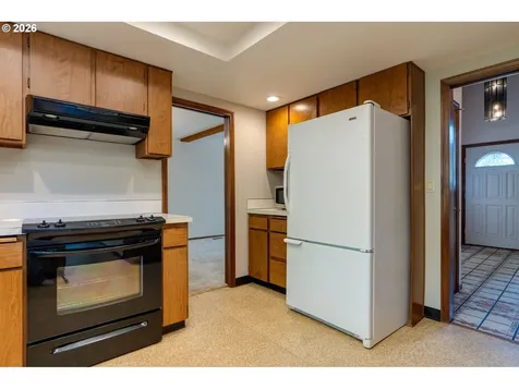 18140 Stonewood Drive Gladstone OR 97027