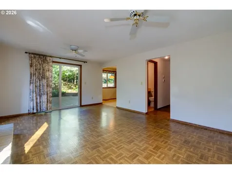 18140 Stonewood Drive Gladstone OR 97027