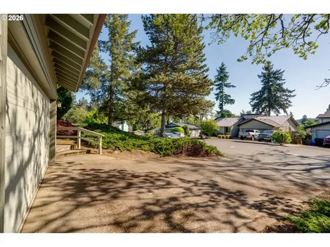 18140 Stonewood Drive Gladstone OR 97027