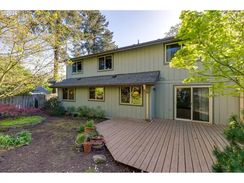 18140 Stonewood Drive Gladstone OR 97027