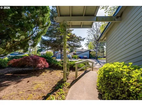 18140 Stonewood Drive Gladstone OR 97027