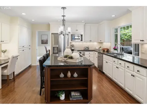 14135 Edenberry Drive Lake Oswego OR 97035