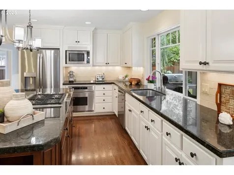 14135 Edenberry Drive Lake Oswego OR 97035