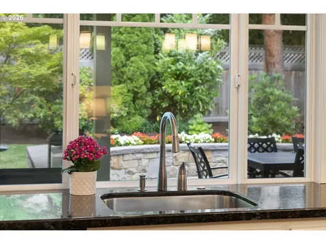 14135 Edenberry Drive Lake Oswego OR 97035