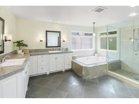 14135 Edenberry Drive Lake Oswego OR 97035