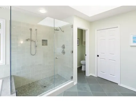 14135 Edenberry Drive Lake Oswego OR 97035