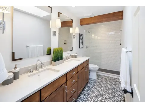 14135 Edenberry Drive Lake Oswego OR 97035