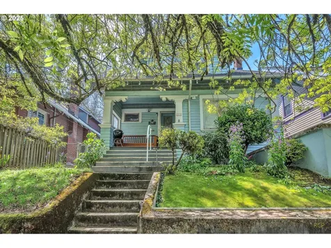 3516 SE Division Street Portland OR 97202