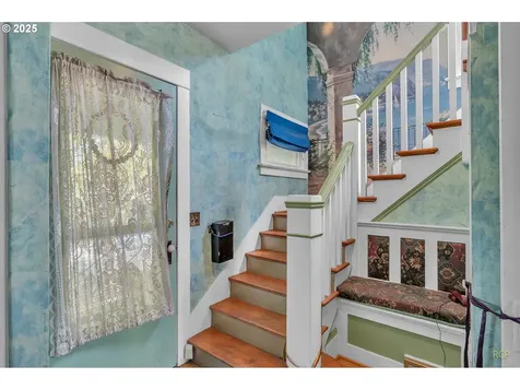 3516 SE Division Street Portland OR 97202