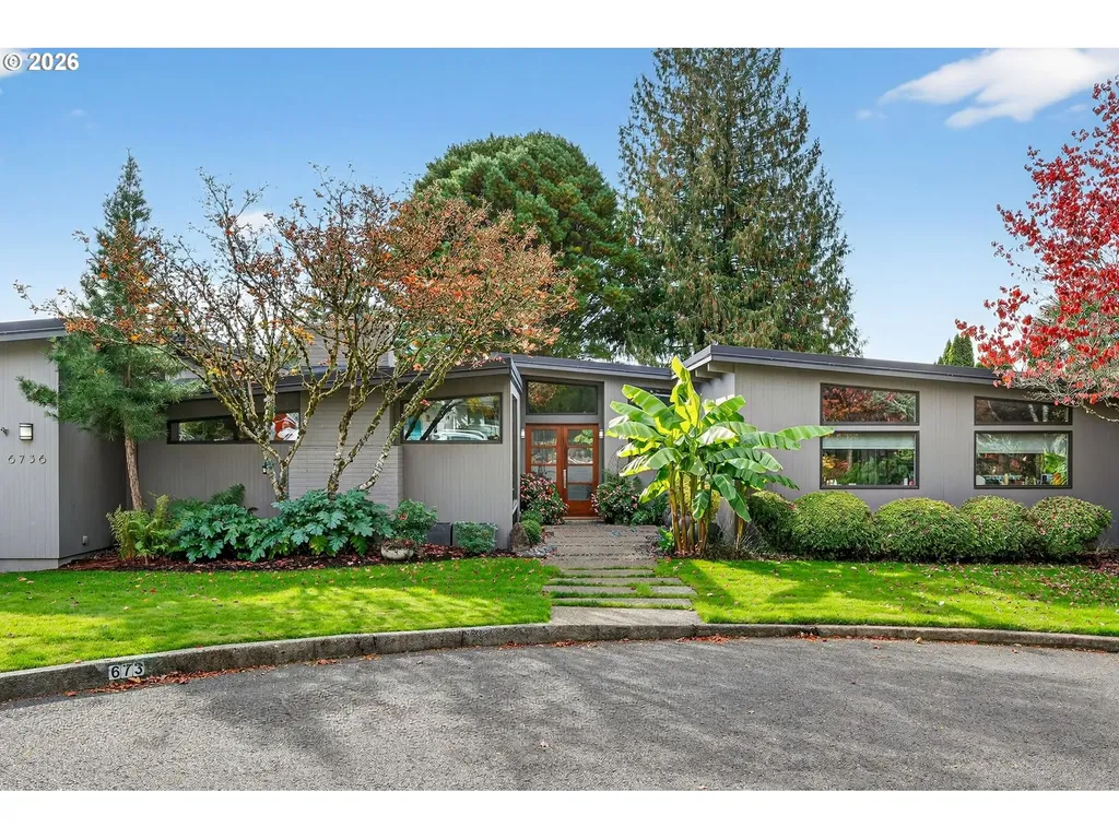 6736 SW Hamilton Court Portland OR 97225