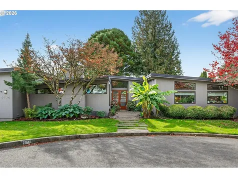 6736 SW Hamilton Court Portland OR 97225