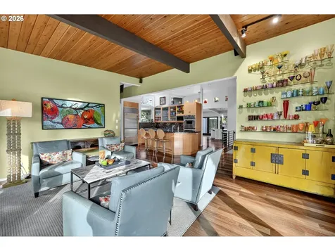 6736 SW Hamilton Court Portland OR 97225