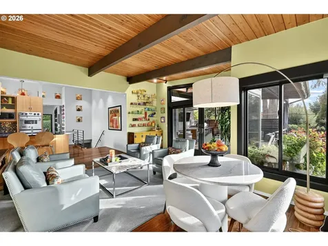 6736 SW Hamilton Court Portland OR 97225