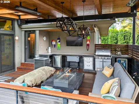 6736 SW Hamilton Court Portland OR 97225