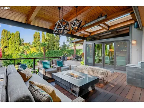 6736 SW Hamilton Court Portland OR 97225