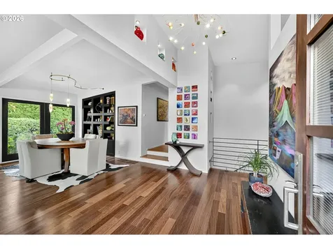 6736 SW Hamilton Court Portland OR 97225