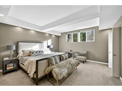 6736 SW Hamilton Court Portland OR 97225