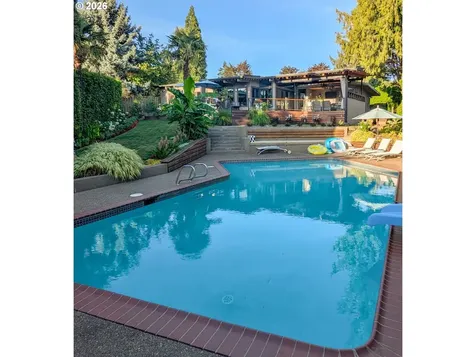 6736 SW Hamilton Court Portland OR 97225