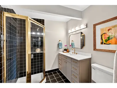 6736 SW Hamilton Court Portland OR 97225