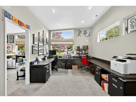 6736 SW Hamilton Court Portland OR 97225