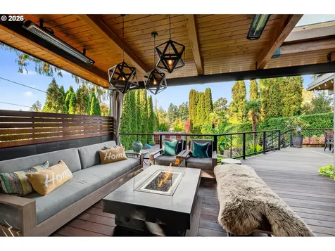 6736 SW Hamilton Court Portland OR 97225