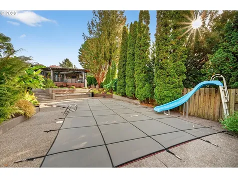 6736 SW Hamilton Court Portland OR 97225