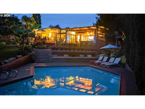6736 SW Hamilton Court Portland OR 97225