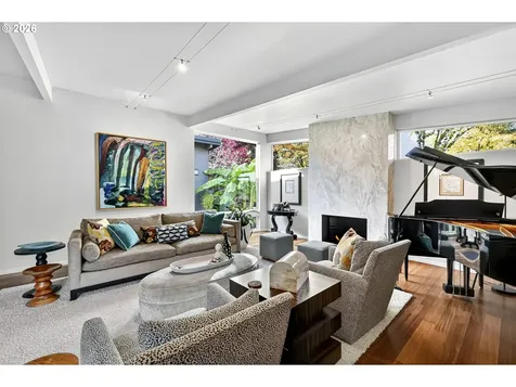 6736 SW Hamilton Court Portland OR 97225