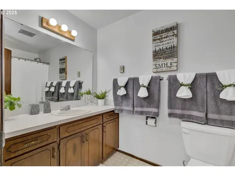 2480 Chuckanut Street Eugene OR 97408