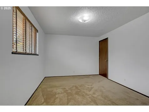 2480 Chuckanut Street Eugene OR 97408