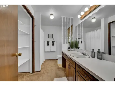 2480 Chuckanut Street Eugene OR 97408