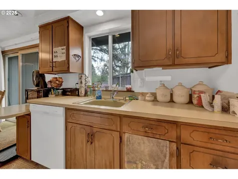 2480 Chuckanut Street Eugene OR 97408
