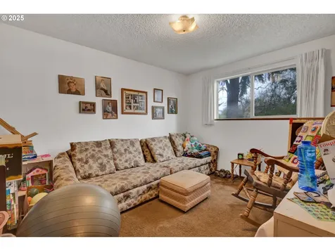 2480 Chuckanut Street Eugene OR 97408