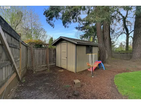 2480 Chuckanut Street Eugene OR 97408
