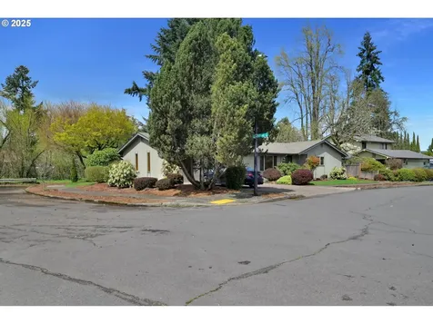 2480 Chuckanut Street Eugene OR 97408